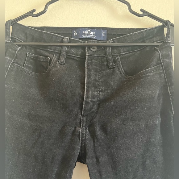 Hollister High-Rise Super Skinny Jeans - Picture 3 of 4